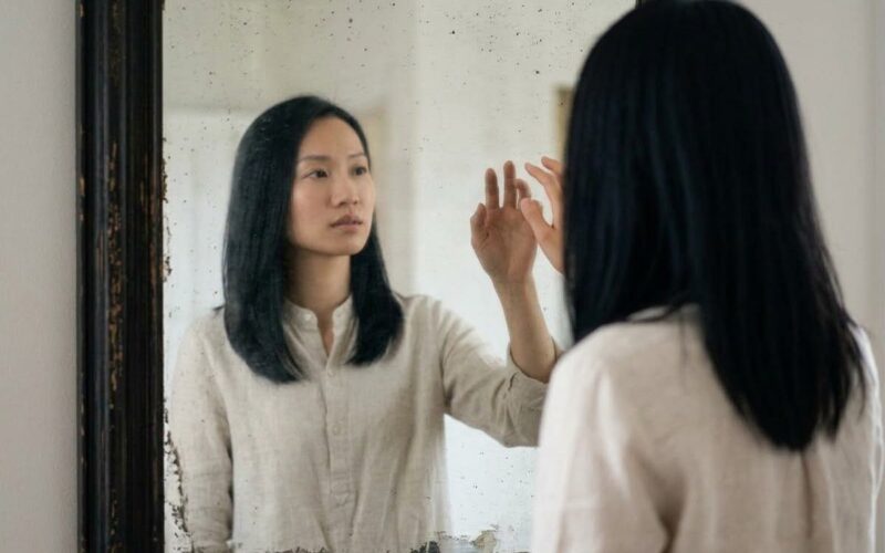 Vô Ngã Là Gì? Cái “Tôi” Bạn Đang Bảo Vệ Có Thật Như Bạn Nghĩ?